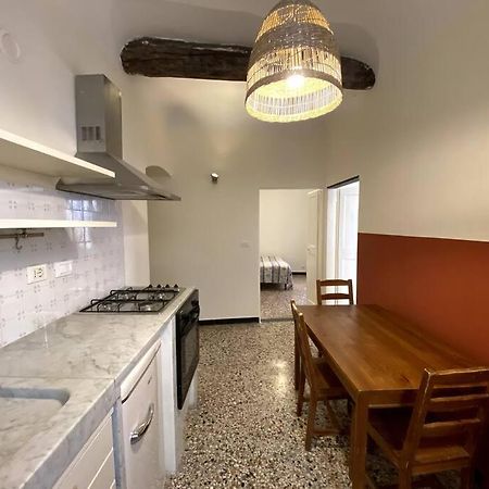 Appartamento A 6 Minuti Da Acquario E Stazione Genua Buitenkant foto
